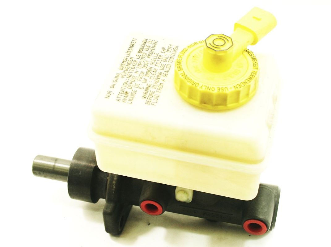 Brake Master Cylinder 0005 VW Jetta Golf MK4 Beetle Audi TT Genuine