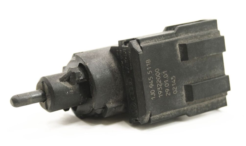 Brake Light Pedal Switch 9905 VW Jetta Golf GTI MK4 Beetle 1J0 945