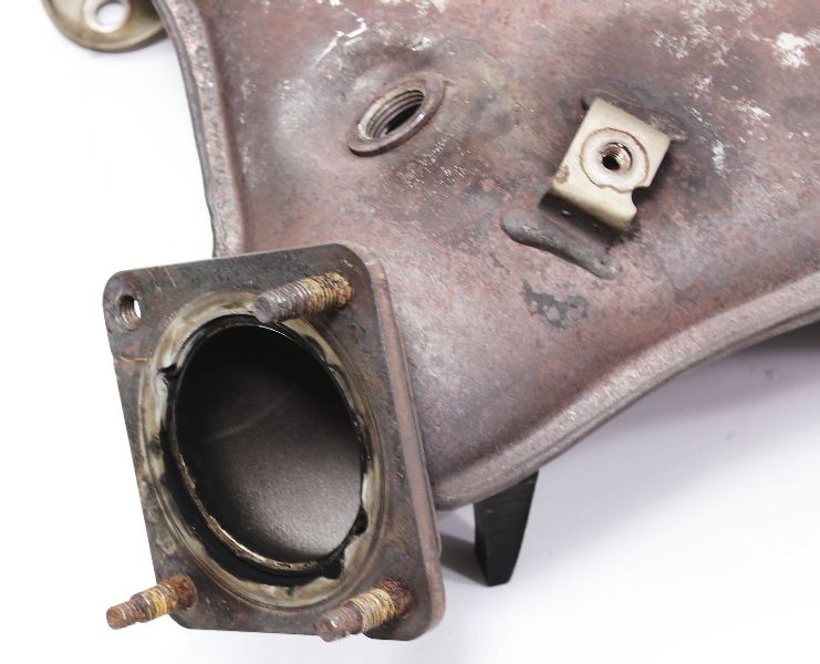 Exhaust Manifold 05 20 Vw Jetta Rabbit Mk5 07k 2 5