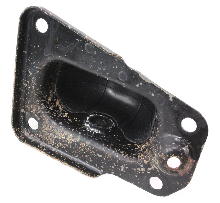 LH Rear Trailing Control Arm Mount Bracket VW Jetta Golf MK5 A3