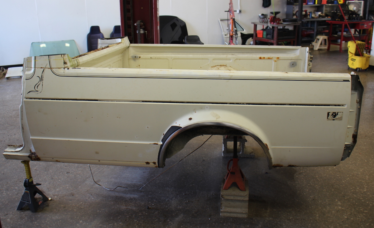 Truck Bed Quarter Panels 8083 VW Rabbit Mk1 Pickup Truck Caddy Local Iowa CarParts4Sale, Inc.