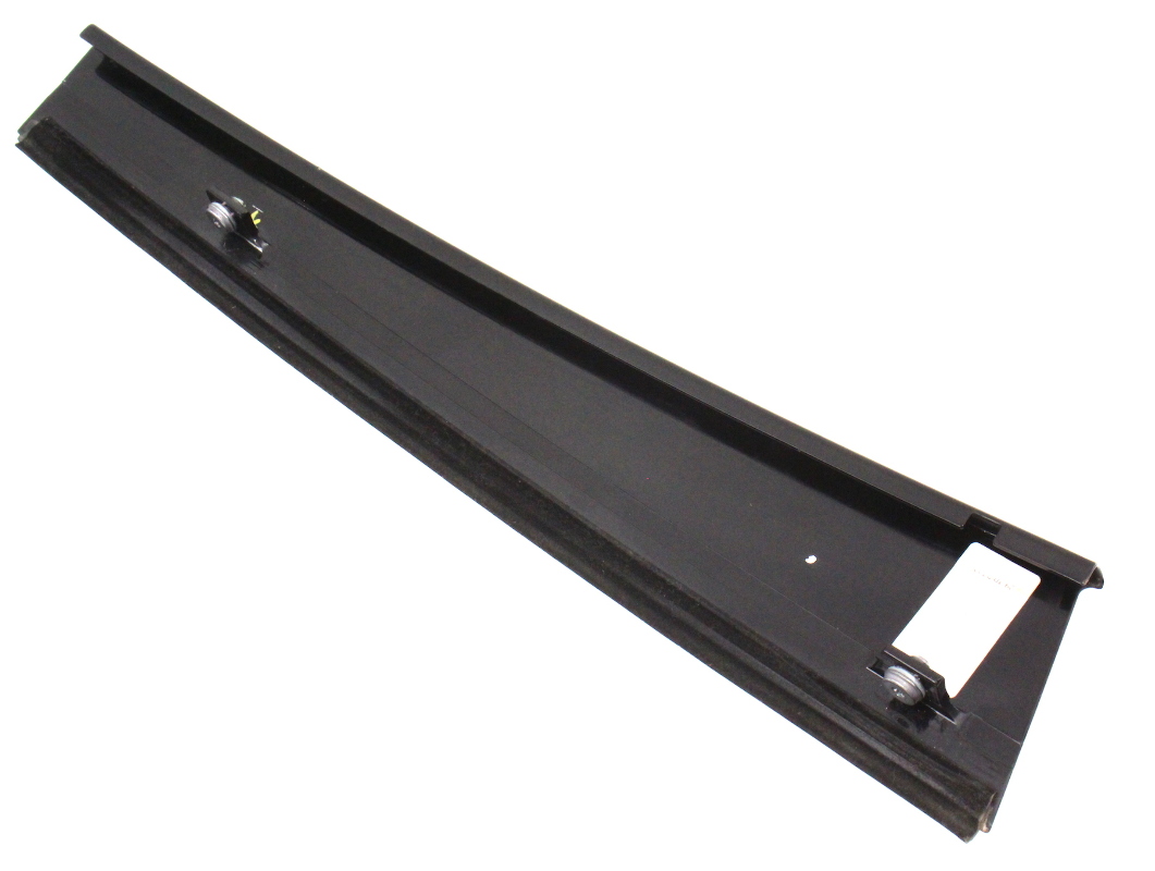 RH Front Door Exterior Black B Pillar Trim Panel 0406 VW Phaeton