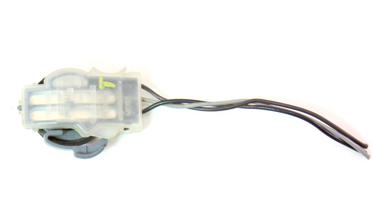 3 Wire Tail Light Bulb Socket Holder Lamp Plug 8192 VW Golf Rabbit GTI