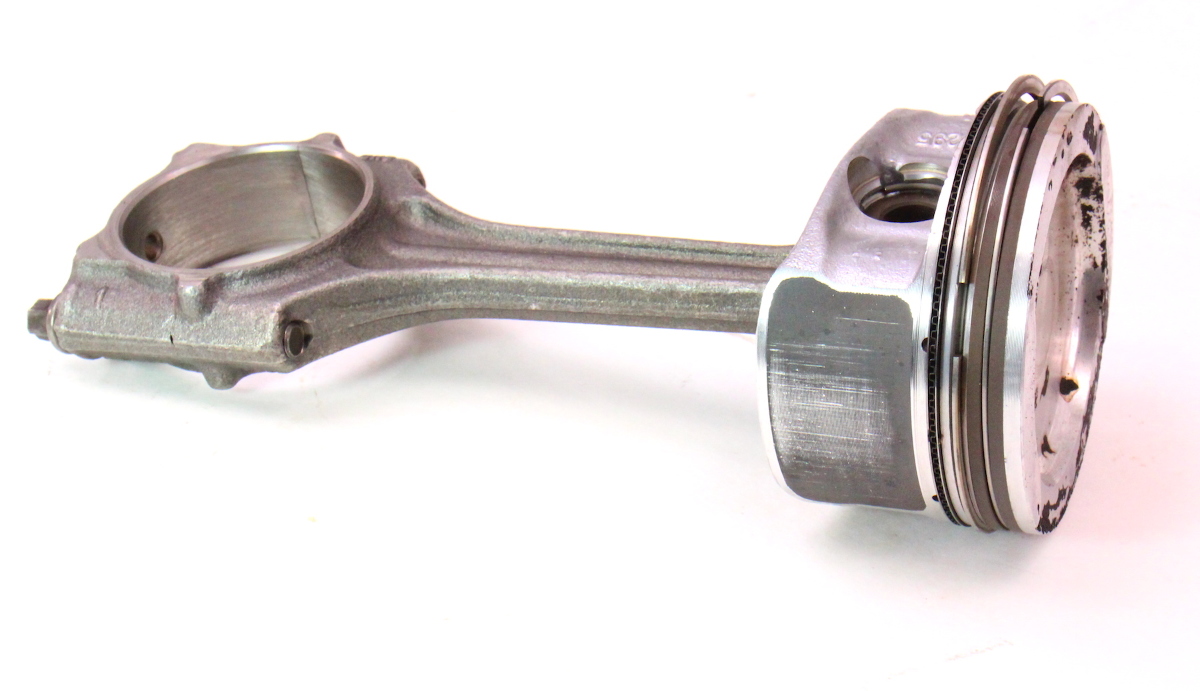 Piston & Connecting Rod 1115 VW Jetta MK6 2.0 CBPA Genuine 06A BT