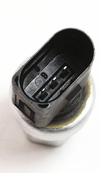 Oil Pressure Sensor Switch Fit For Audi A1 A2 A3 12-19 For VW Jetta Bora Golf Be