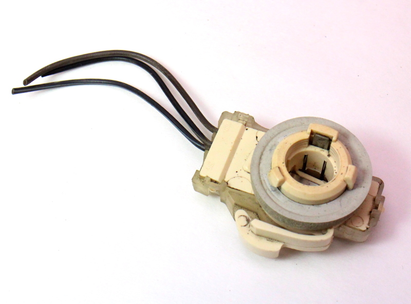 3 Wire Tail Light Lamp Bulb Holder Pigtail 8184 VW Rabbit GTI MK1