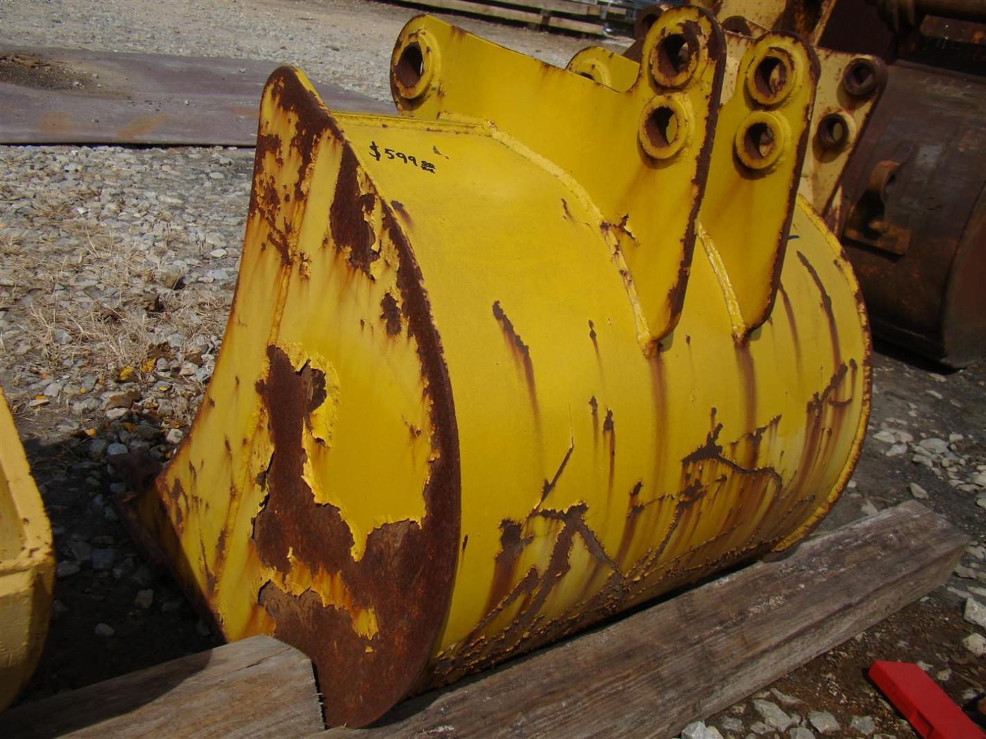 Case 580 30" Backhoe Bucket 45mm & 38mm Pins with Teeth Joseph Fazzio