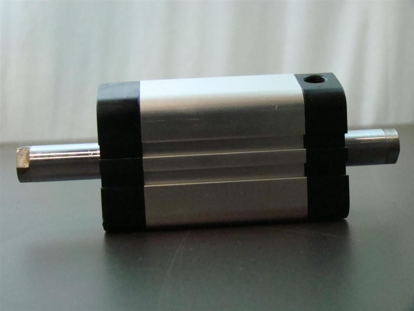 Parker Pneumatic Division Cylinder 40mm 150psi P1M040CKNC9N50 WP572925