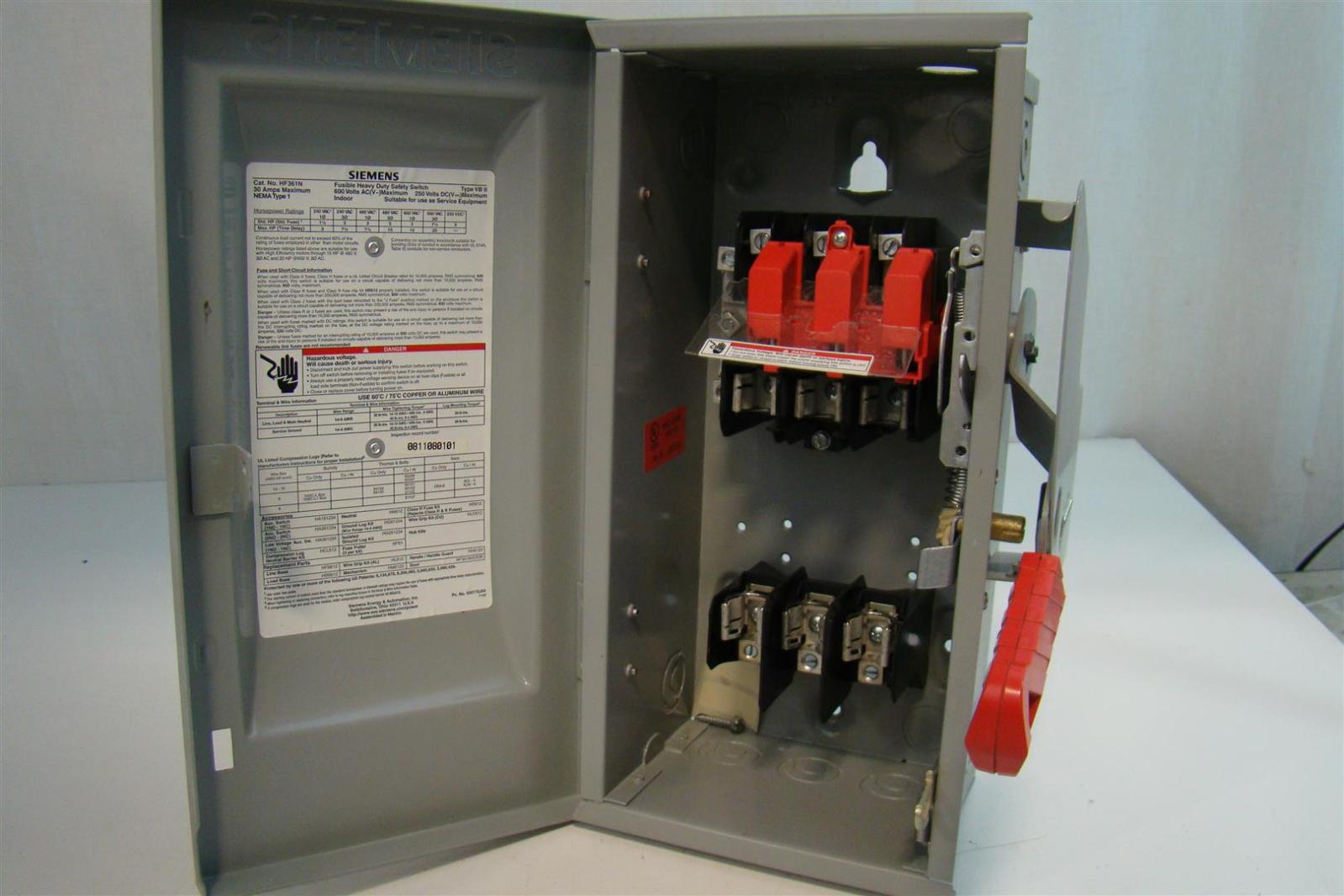 Siemens Fusible heavy Duty Safety Switch 600 Volts AC max Indoor 30Amps