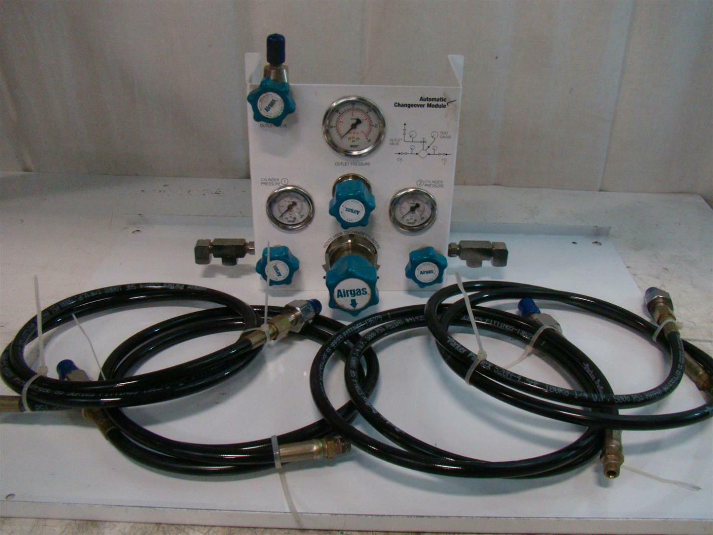 Airgas 200psig 17660 w/ (4) 6' Parker 1/4wp 5000psi hoses Y13-CP115DR