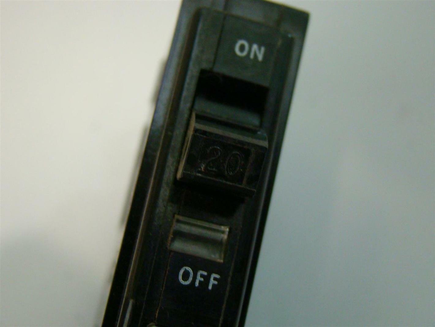 Square D  QOB Circuit Breaker 20A 240Vac LL-2814