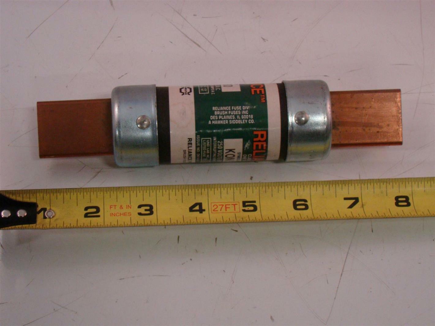 9pcs Condensatore elettrolitico THT 27uF 400V Ø10x30mm ±20/% 2000h