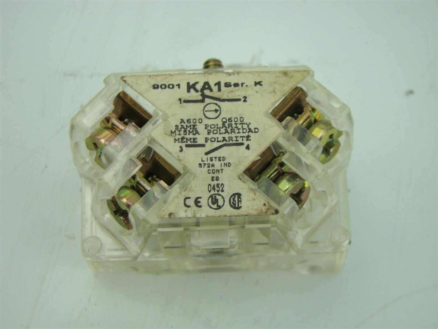 New in Box Square D Finger Safe Contact Block 9001 KA1 Series J 88001
