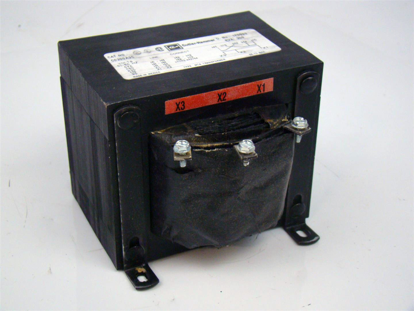 CutlerHammer Transformer 1ph .300KVa 1F0993 C0300A3C Joseph Fazzio