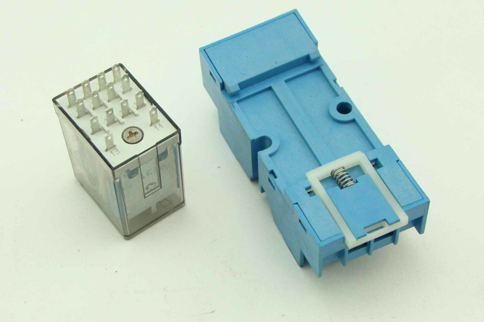 Finder 55 34 Power Relay 24v Dc 7a 250v U0026 Relay Base 94