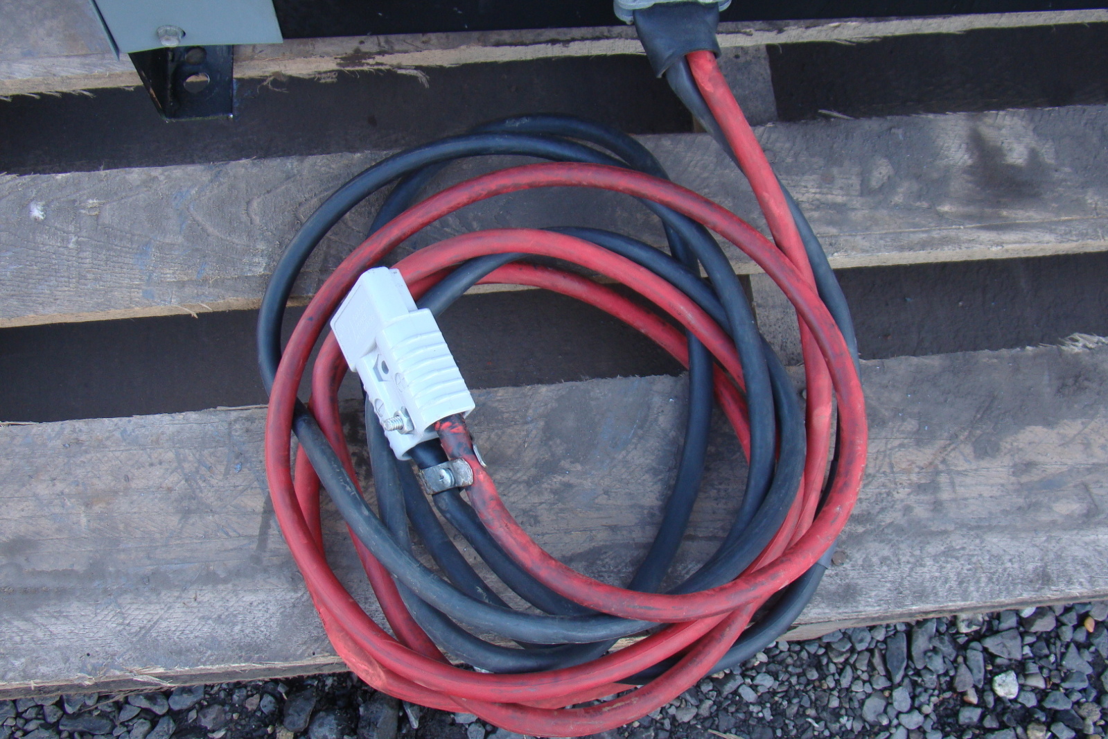 Hobart 24V DC Forklift Battery Charger MultiTap 3PH 208/240/480v, 120A