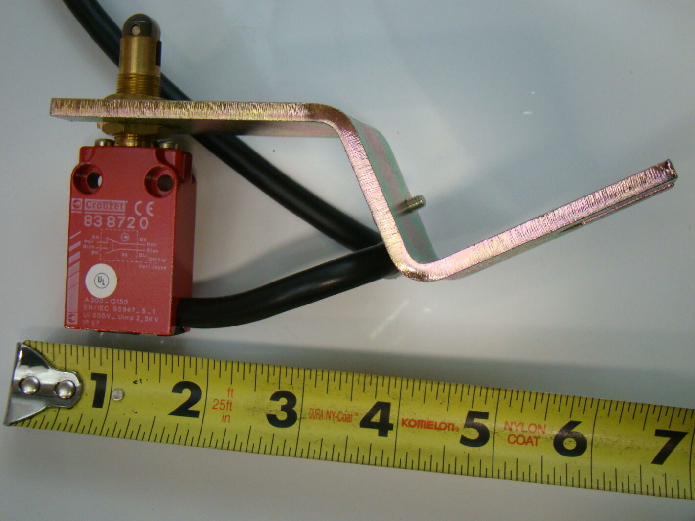 Crouzet 2.5KV Limit Switch on Mounting Bracket 838720 eBay
