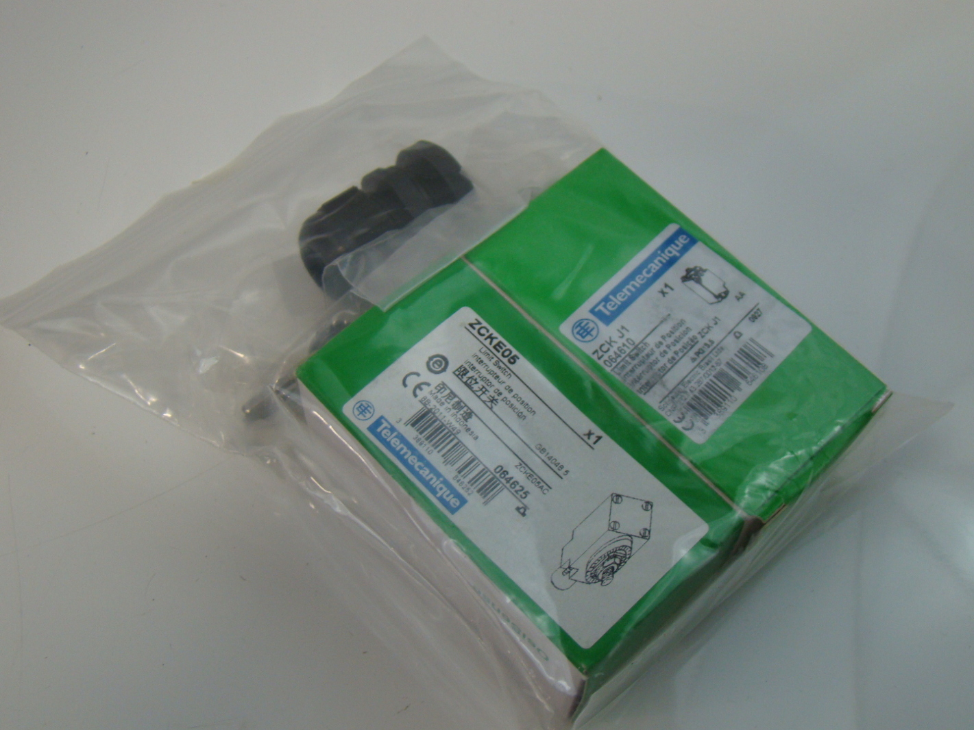 Telemecanique 240V Limit Switch Full Assembly ZCK-J1 ZCKE05