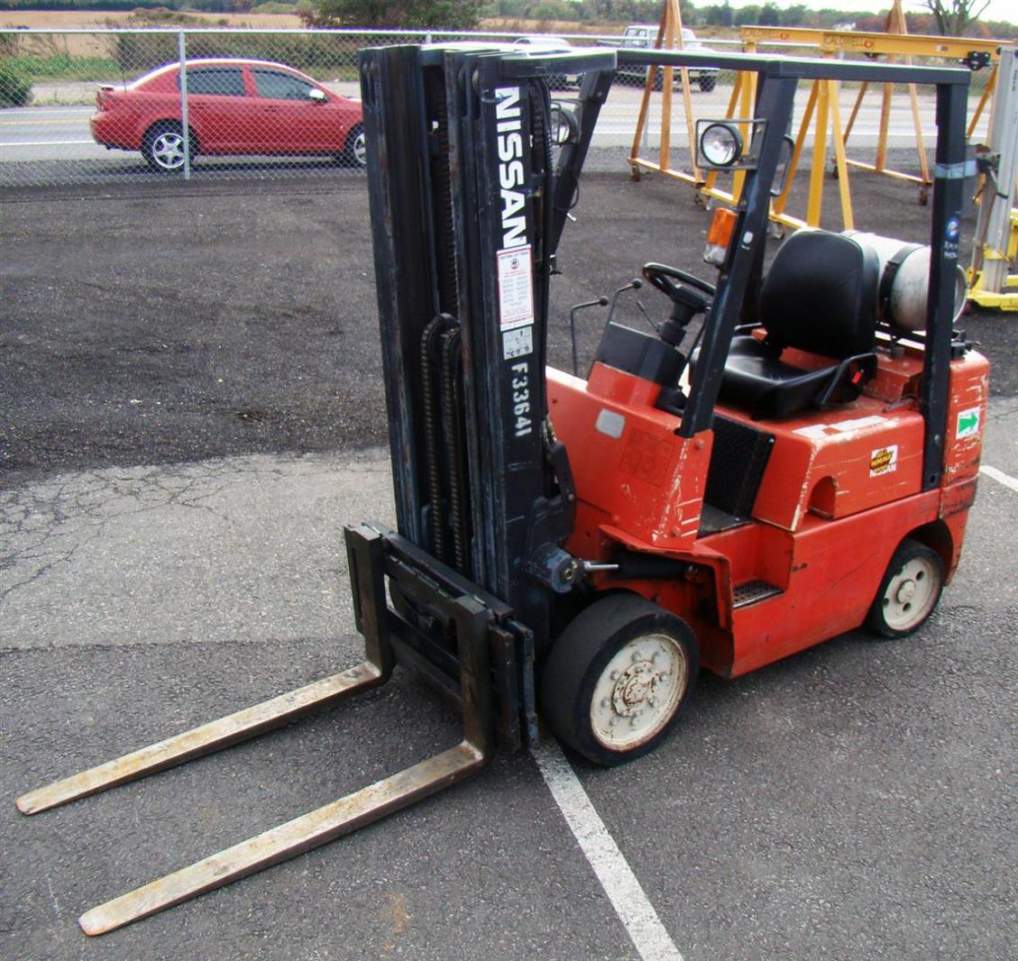 Nissan 50 4,400# LP Forklift Model CPJ02A25PV