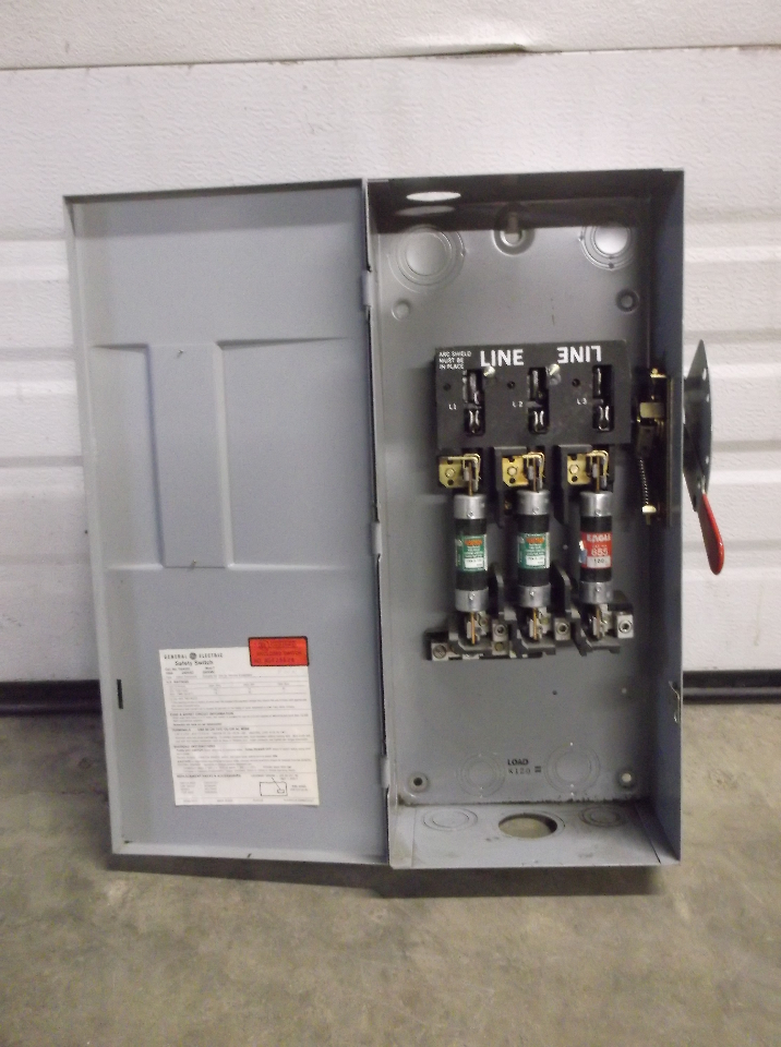 General Electric Tg4323 Safety Switch 100 Amp 240 Volt