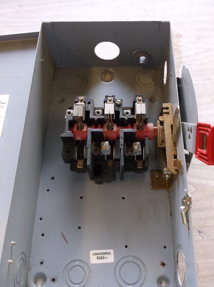 GENERAL ELECTRIC GE THN3363 10 NONFUSIBLE 100A 600VAC 3P SAFETY