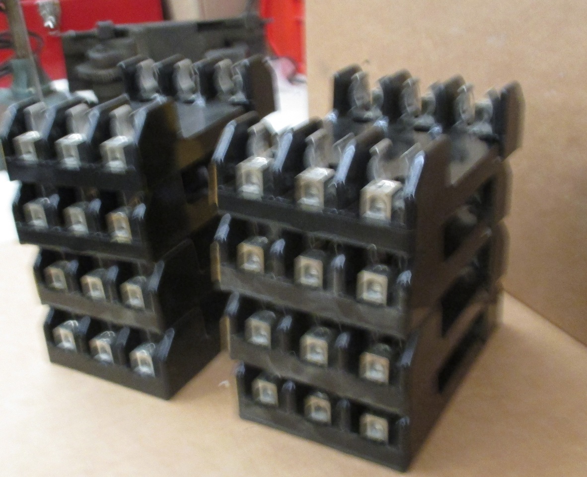 8 Buss / Bussmann H600303CR Fuse Blocks, 600V, 30A Daves