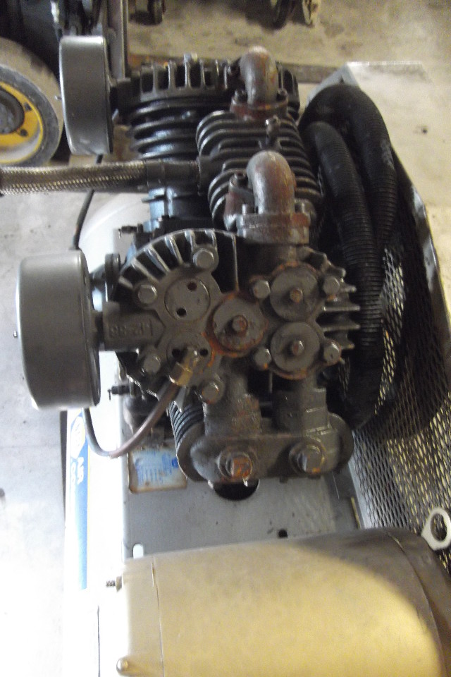 Napa 82208HBT air compressor 10 HP *For parts or Repair* Daves