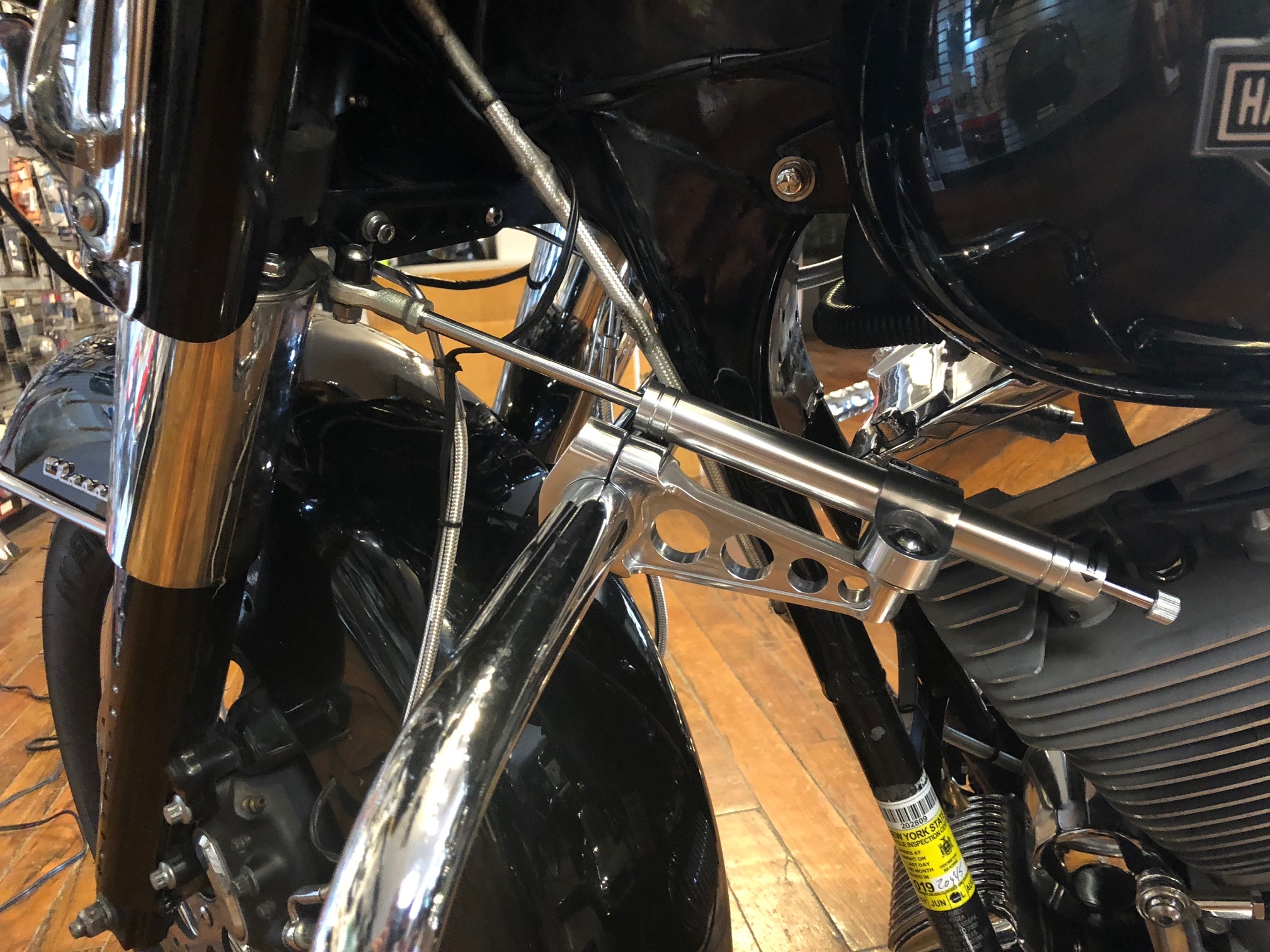 Custom Cycle Front Steering Damper Kit For 9707 Harley Touring FLHR