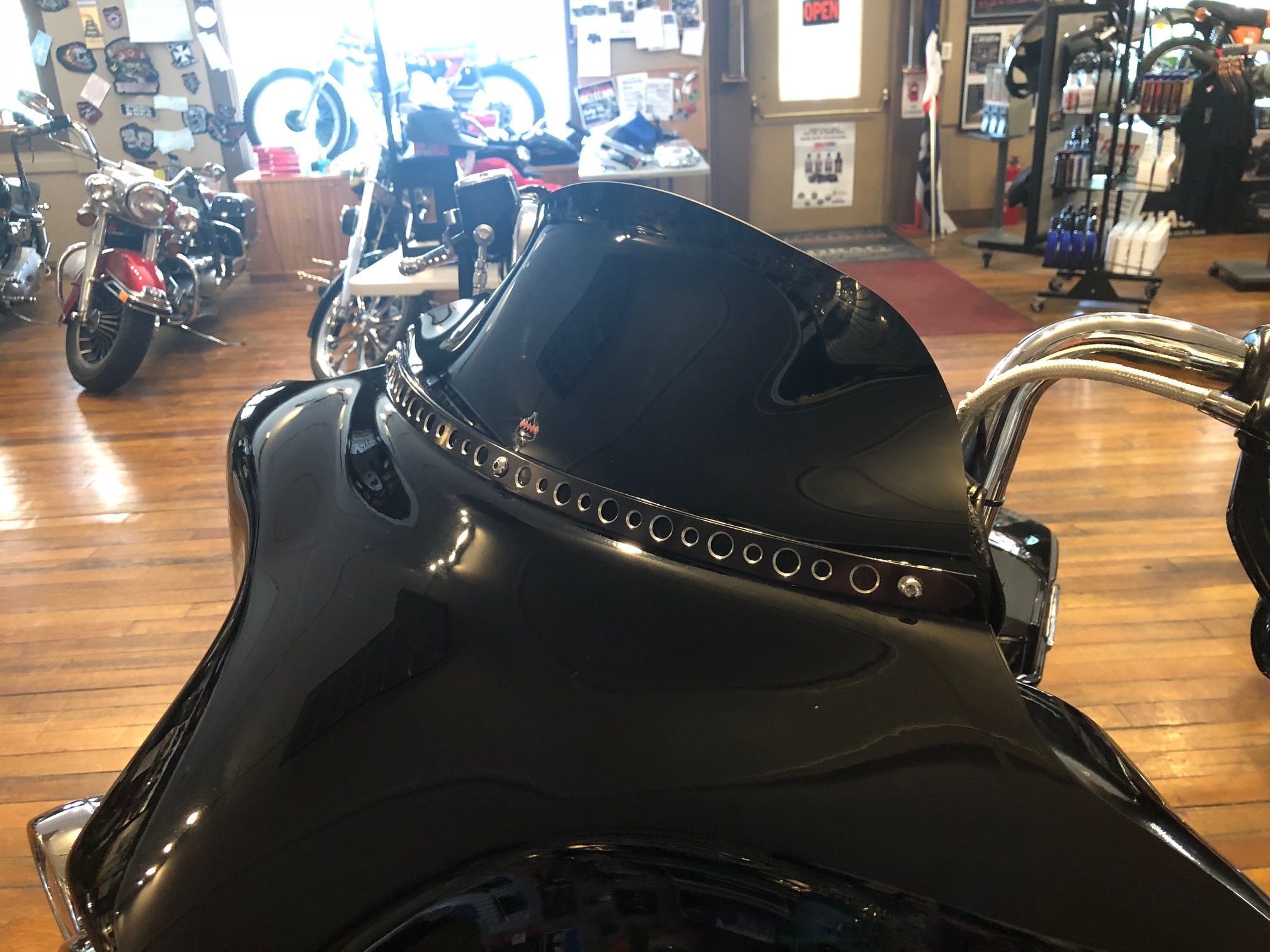 Klock Werks Black Flare 6.5" Windshield for 9613 Harley Davidson FLHX