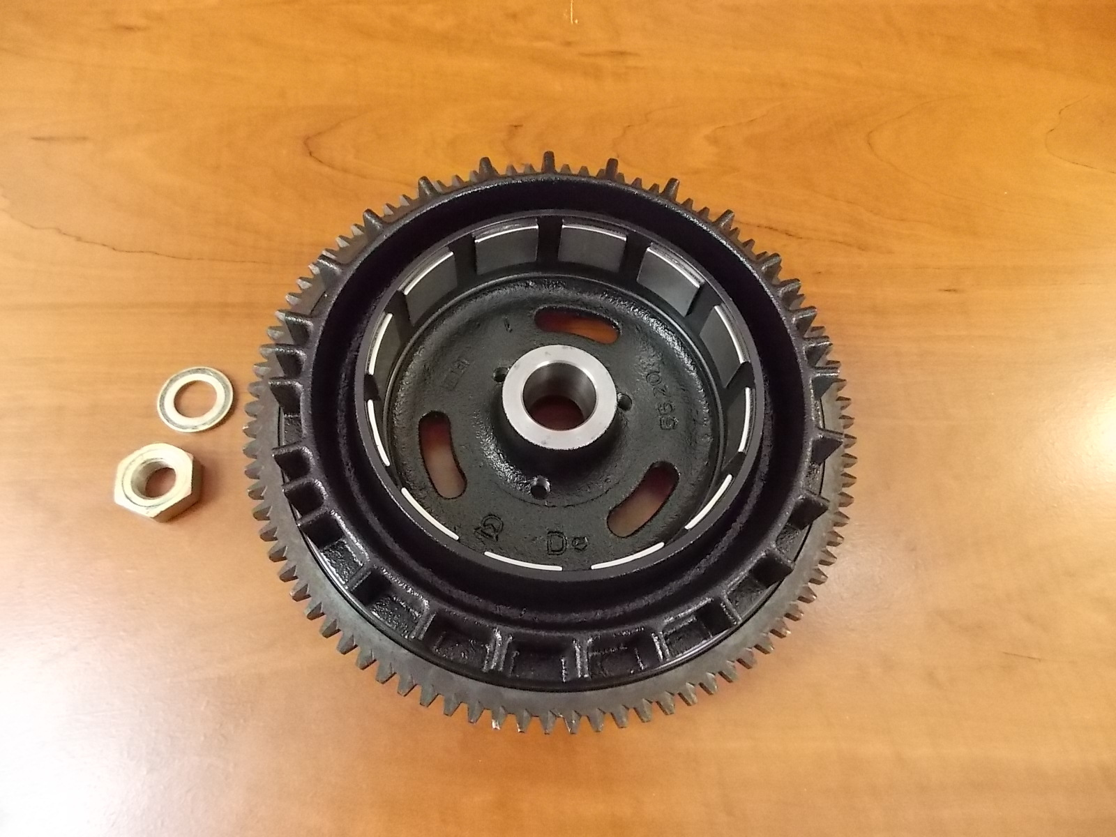 587104 0587104 Johnson Evinrude 20122015 Electric Flywheel 15 25 30 HP