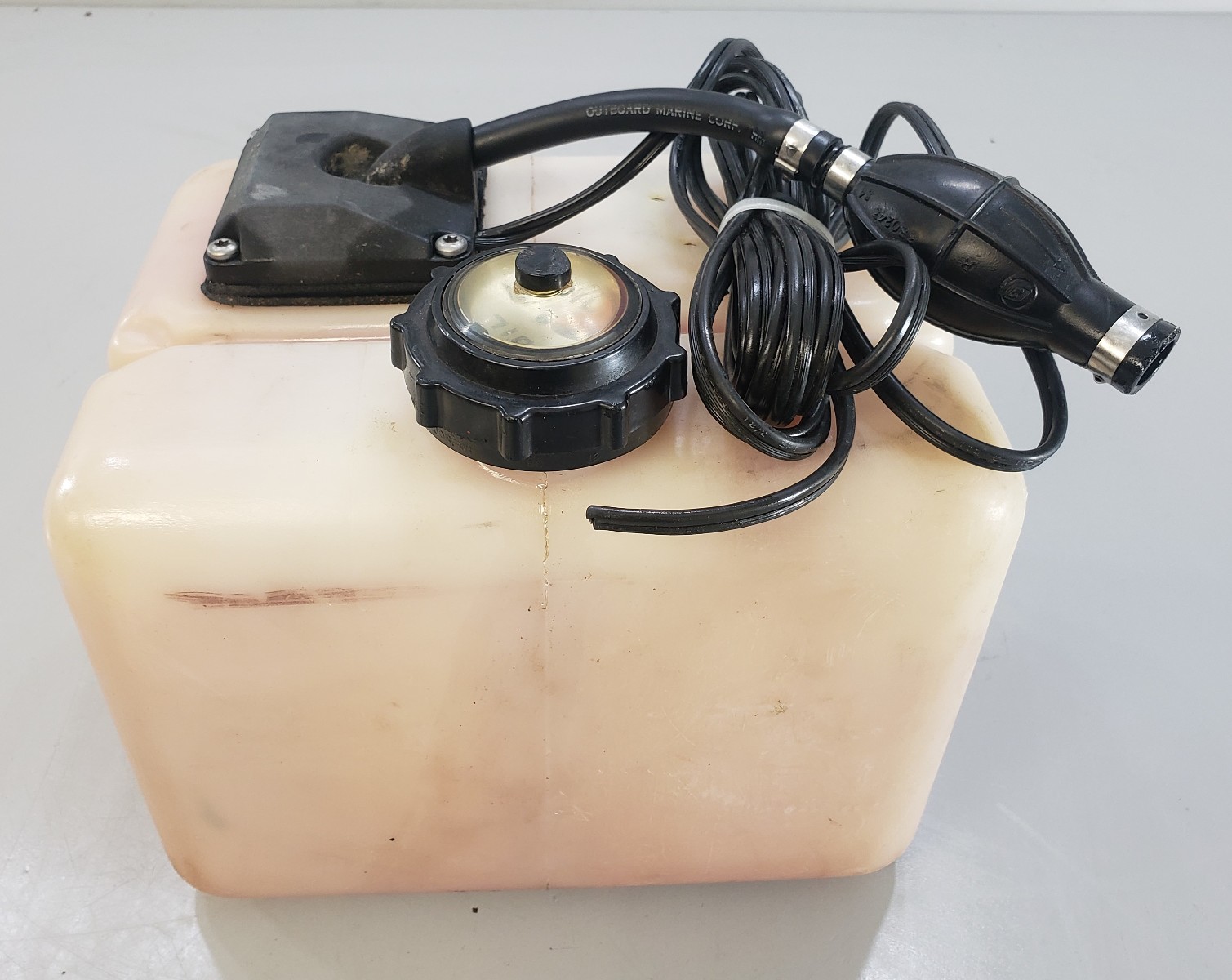 OMC Johnson Evinrude Outboard 1.8 Gallon Oil Tank Supply Only 1997