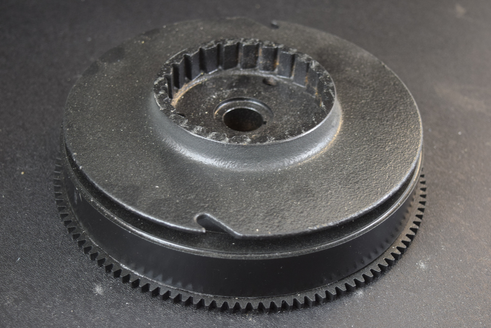 818354A2 Mercury & Mariner 19881998 Flywheel W/ Ring Gear 15 20 25 HP