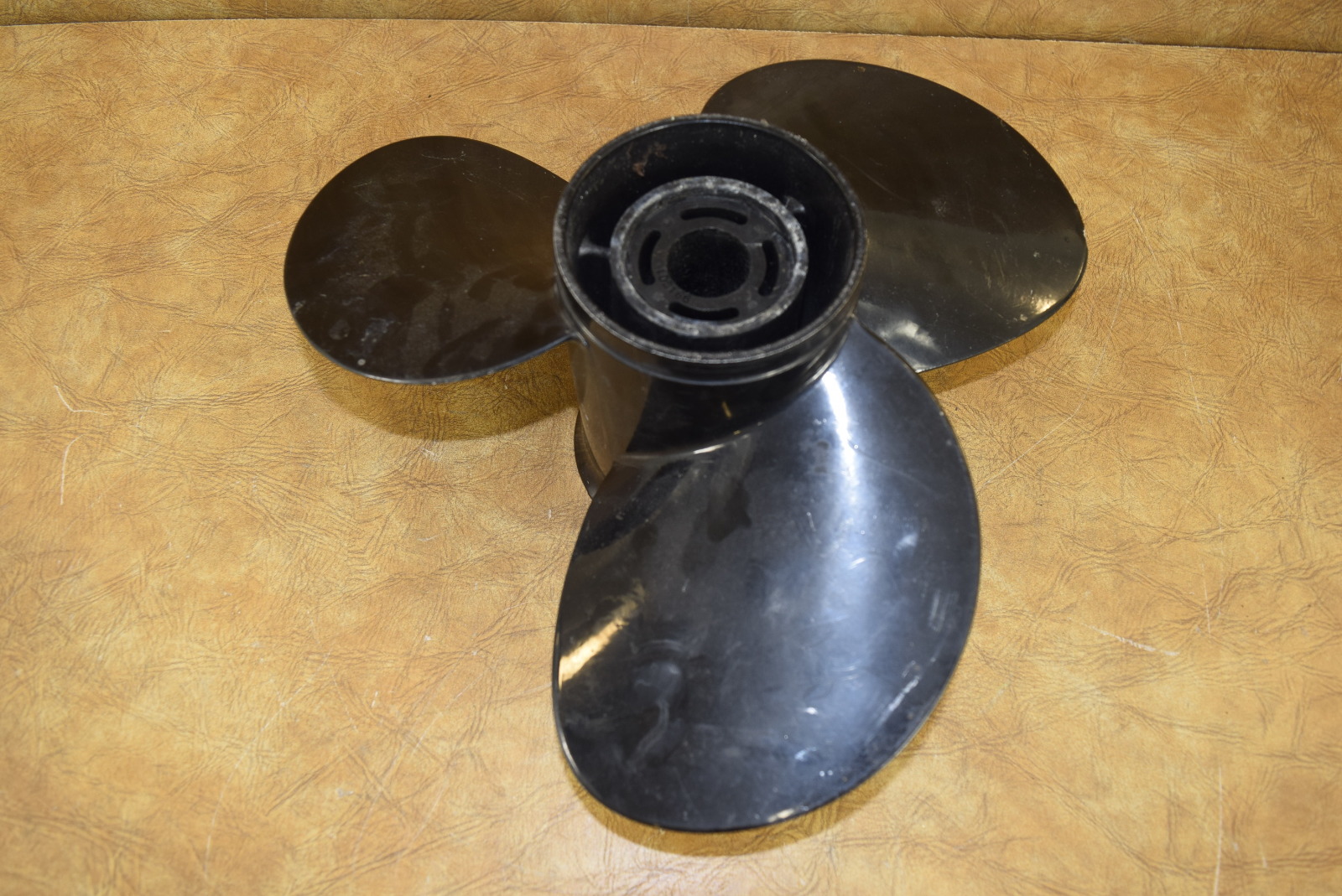 Used Aluminum Three Blade Propeller 14x9 With Hub Kit 991301 854340
