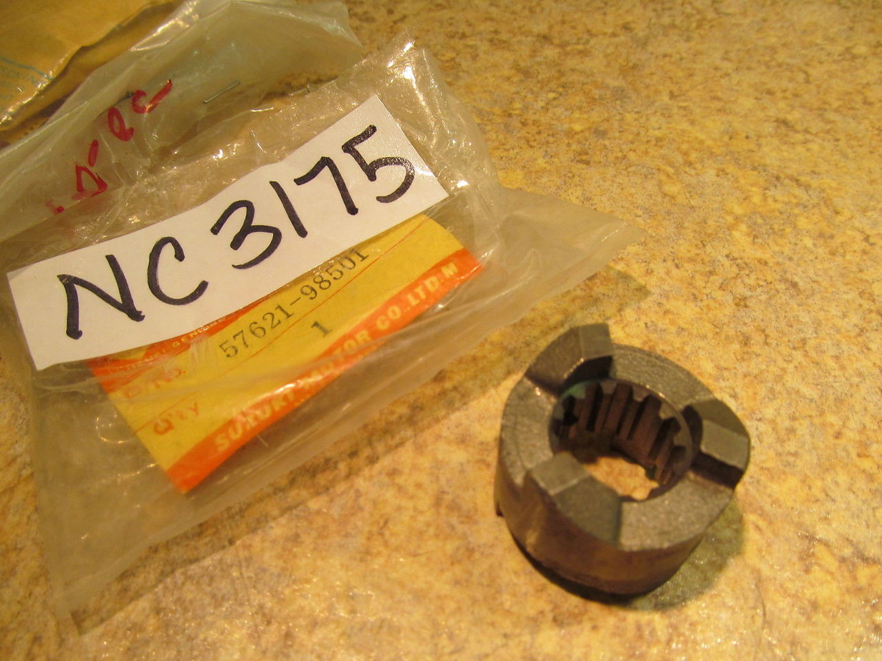 NEW NOS Suzuki Clutch Dog Shifter 5762198501 Southcentral Outboards