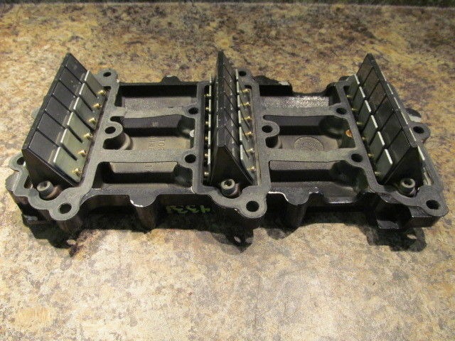 879839A00 828623T 4 Mercury Mariner 2004-2006 Plate & Reed Block 75 80 90 115 HP