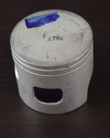 393566 Johnson Evinrude 1985-87 Standard Port Piston 120 140 200 225 + HP NOS