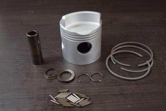 C# 776-8895 Mercury Mariner Standard Piston with Hardware REFURBISHED!