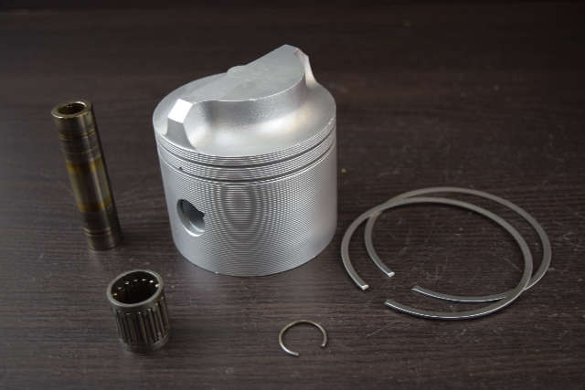 1974-98 Wiseco .030 OS Piston 3013P3 replaces Johnson Evinrude 396588 85-235 HP