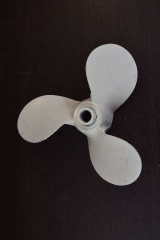 Unknown Brand RH 3 Blade Propeller 10-3/8 x 13-1/4 198-1402