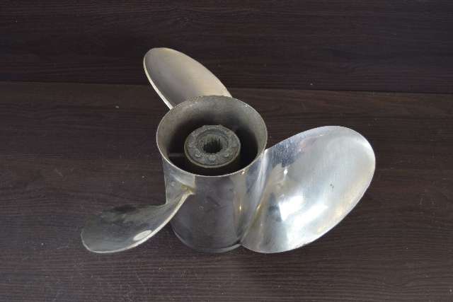 Mercury Stainless Steel Propeller 3 Blade 14 x 24 15 Splines RH V6