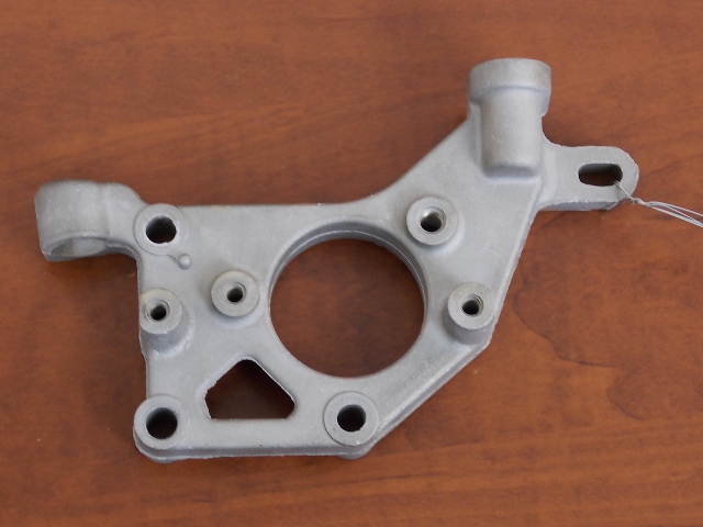 325340 Johnson Evinrude 1981-2005 Starboard Bracket 20 25 28 30 35 HP 2 Cylinder