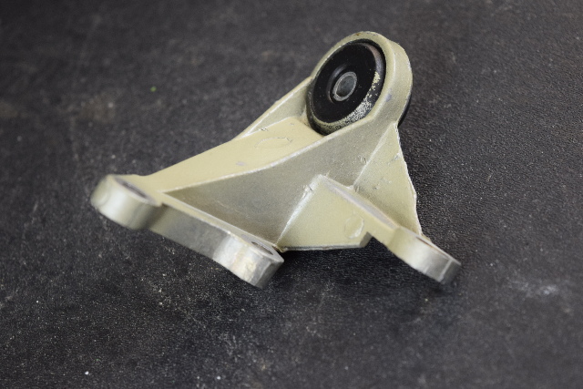 Johnson Evinrude 1968 - 2000 2001 Port Side Bracket 40 50 55 60 65 70 75 HP