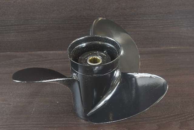 NEW! Michigan Wheel RH 3 blade Propeller 161002 15 x 17 19 splines