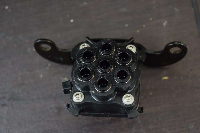 5007095 Evinrude 2007-12 Rear Oil Distribution Manifold 105 JET 135 150 175 + HP