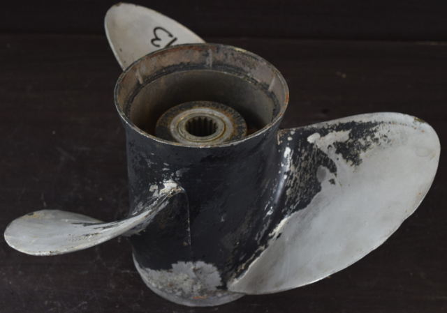 1976 & UP Johnson Evinrude SST RH 14-1/2 x 19 Propeller 389924 90 100 115 120+HP