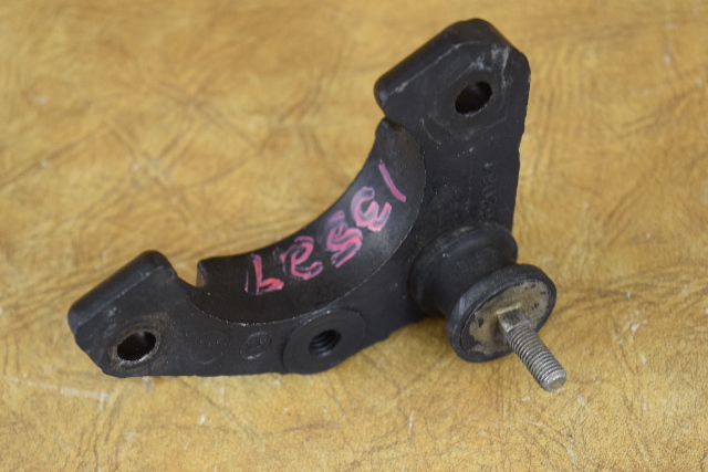 62064 62064T Mercury 1972-1989 Crankcase Bracket 35 40 HP 2 Cylinder