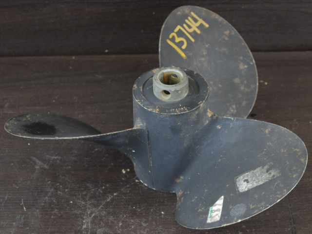 Johnson Evinrude Stainless Steel Propeller 172685 0172685 13.5 x 19 No Splines