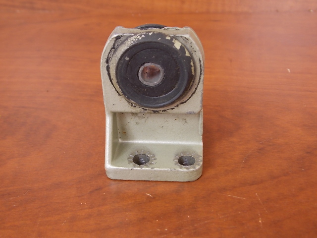 316002 Johnson Evinrude 1971-2005 Front Port Support 35 40 45 48 50 55 60 HP