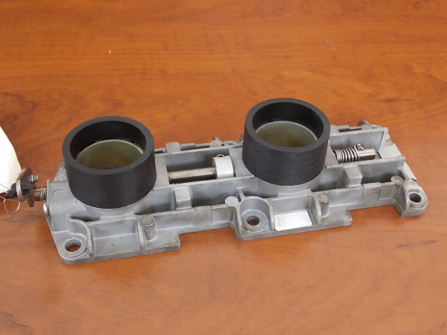 Evinrude 1998 - 2002 2003 2004 2005 Throttle Body Port 75 90 100 115 HP