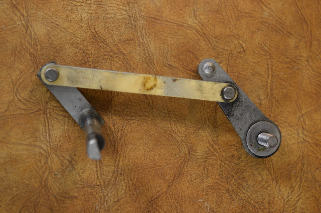 Johnson Evinrude Shift Link Lever 320298 327832 1975-1997 35 40 45  50 55 60 HP